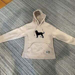 The black dog sweatshirt